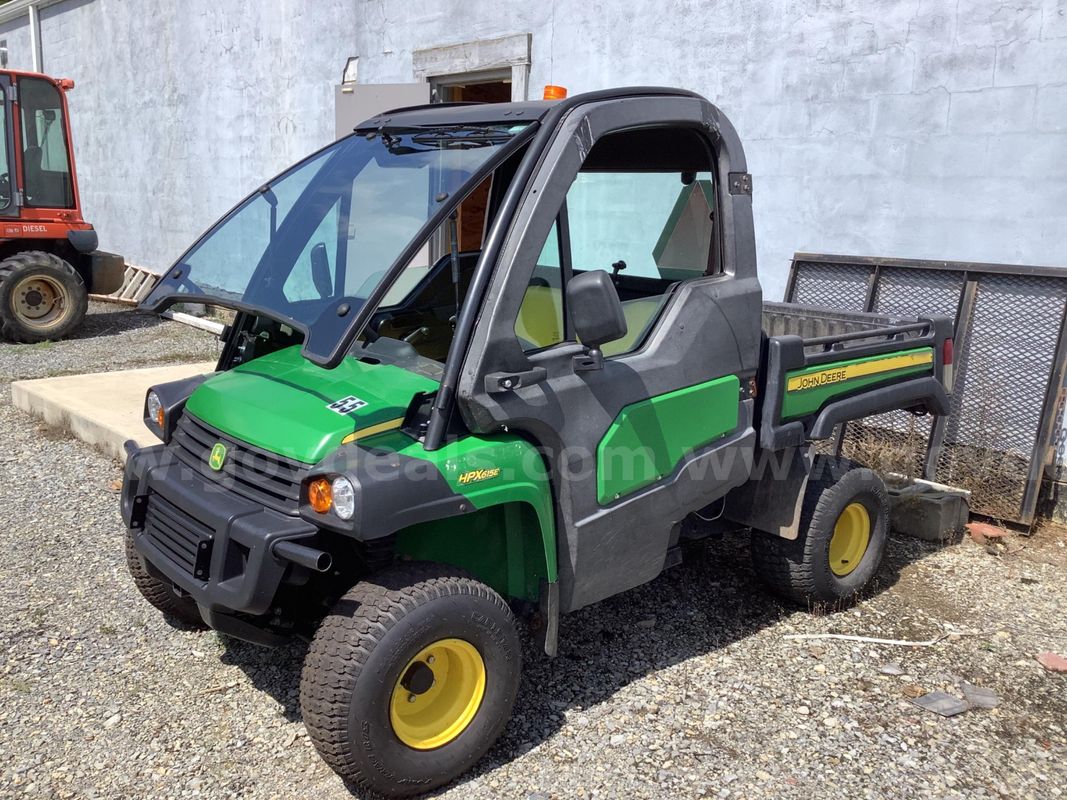 John Deere Gator
