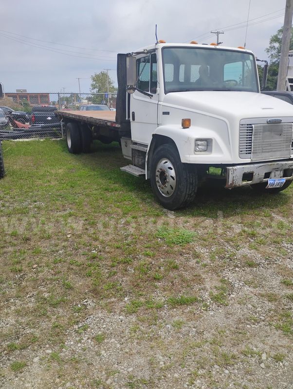1998 Freightliner 24' Flatbed Truck