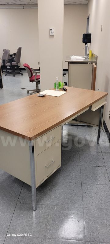 4 Drawer Metal Desk with RS Return