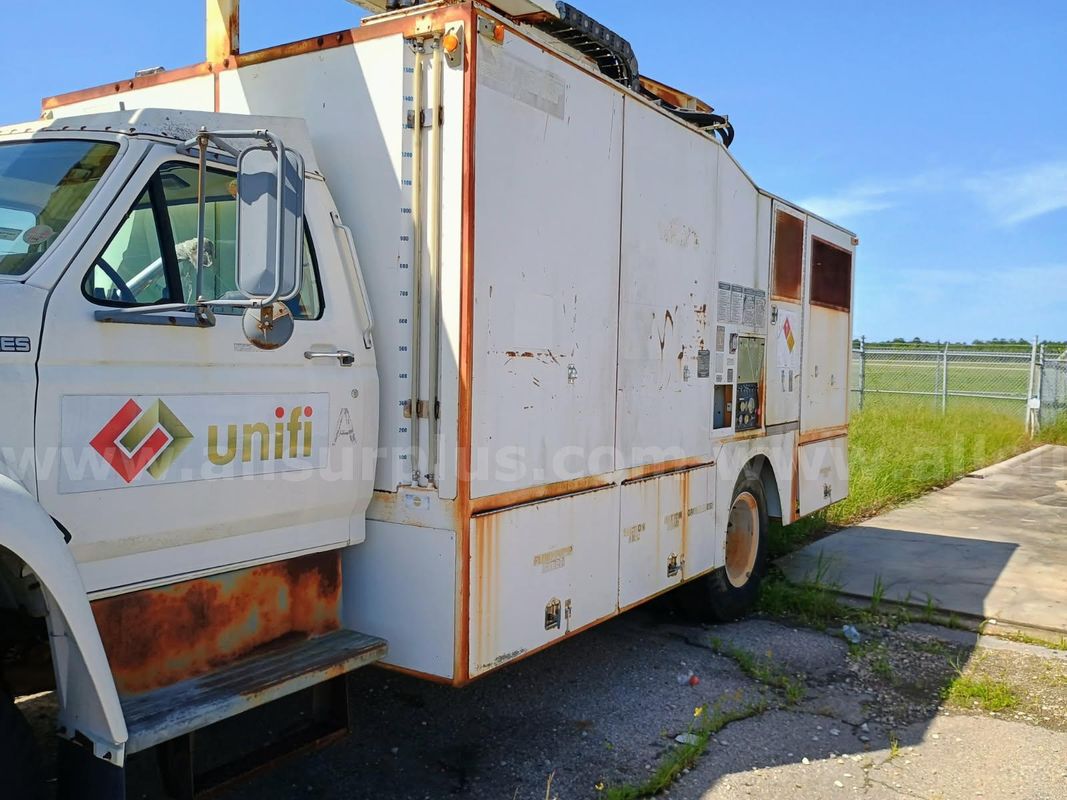 1998 Premier M1245 Deicer Truck