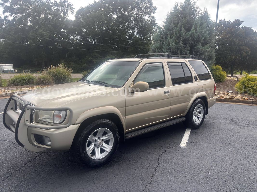 2002 Nissan Pathfinder LE