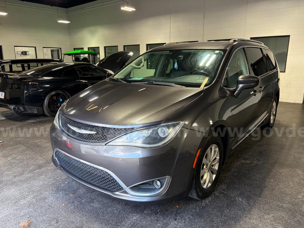 2018 Chrysler Pacifica L