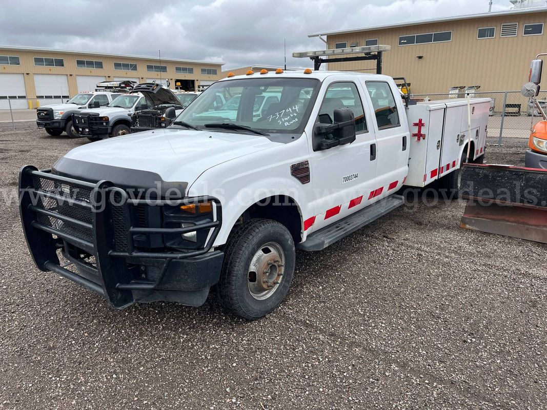 2009 Ford F-350 SD XL Crew Cab DRW 4WD