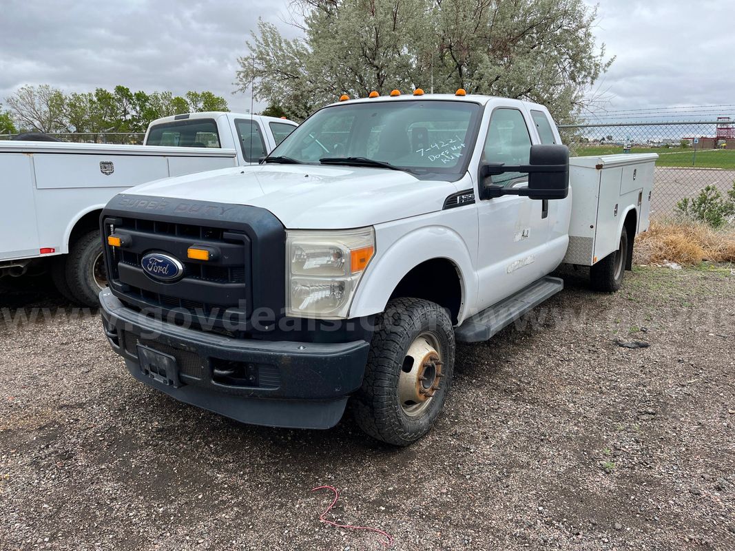 2012 Ford F-350 SD XL SuperCab Utility Bed DRW 4WD