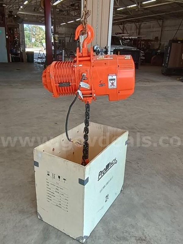 BRAND NEW! ProWinch 4000lb Electric Hoist (3 phase); PWRF-US-00470923