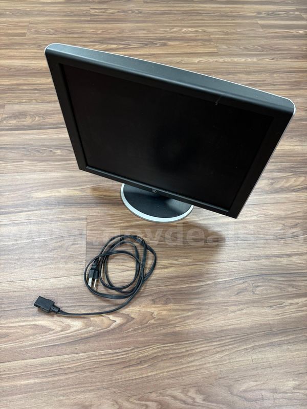 (3) LCD Computer Monitors