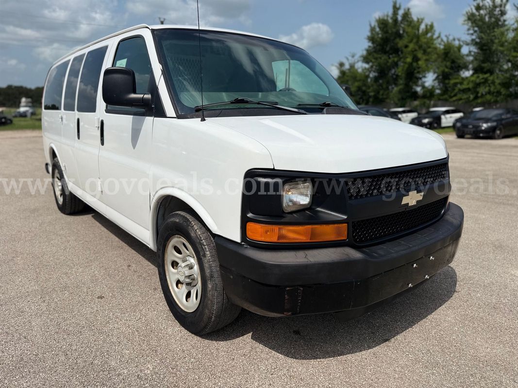 2010 Chevrolet Express Cargo Van V6 Spacious