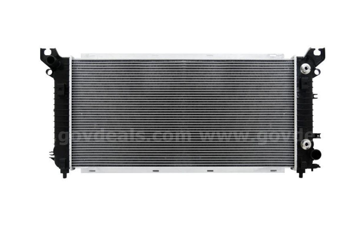 NEW CSF 3838 Radiator GM SUV Chevrolet Suburban 5.3L 6.2L Pickup Onl