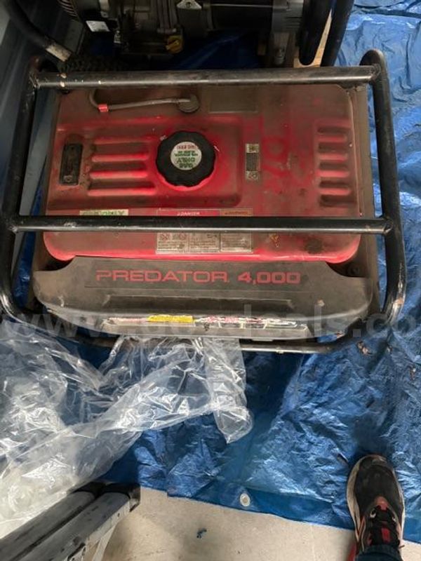 Predator 4000 Gas Generator