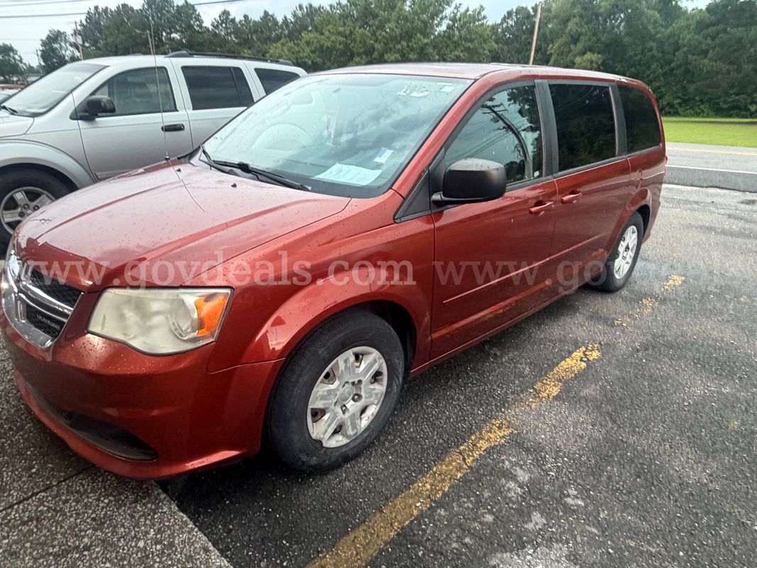 2012 DODGE Grand Caravan SE 3.6L automatic/runs/drives-clean title/clean carfax