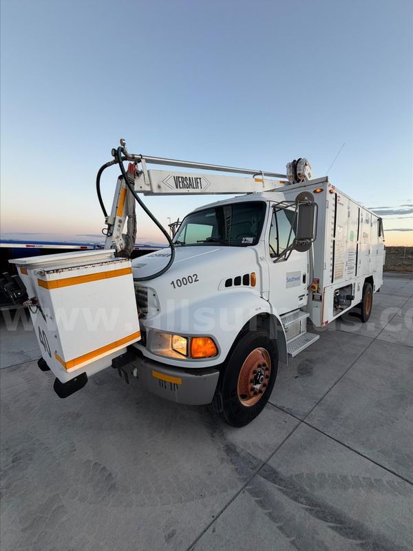 2004 Premier MT43P18 Deicer Truck