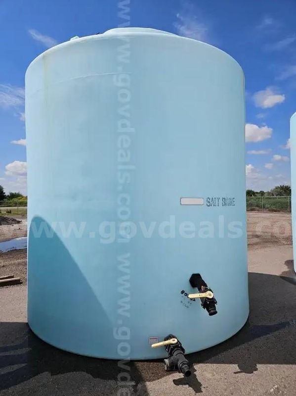 10,000 Gallon Poly Tank