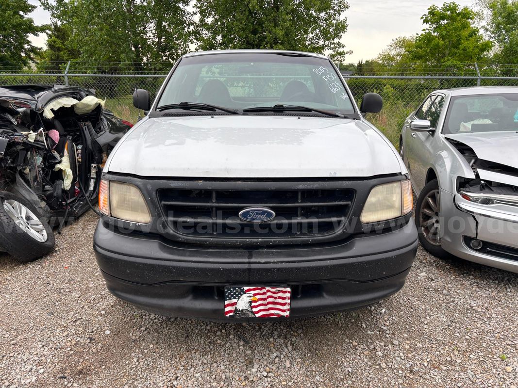 2003 Ford F-150 XL Long Bed 2WD