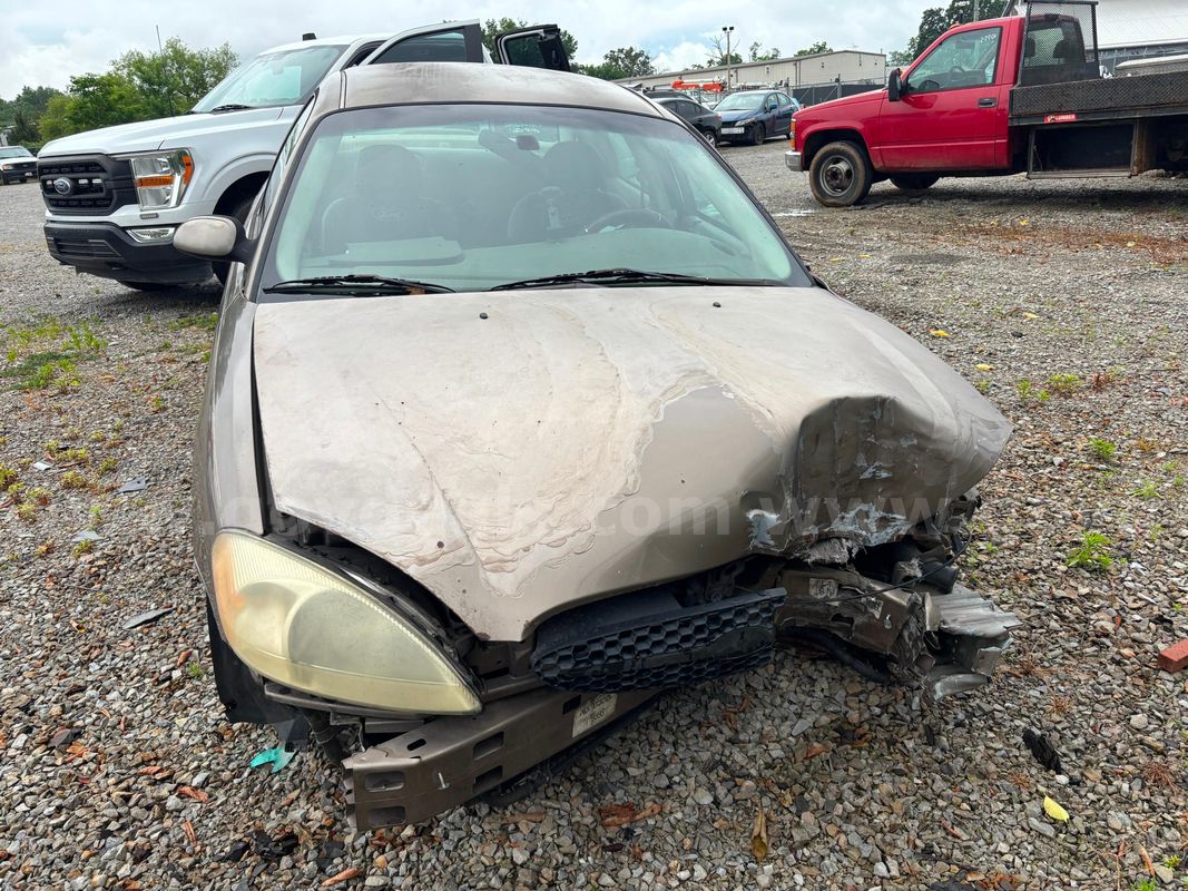 2003 Ford Taurus