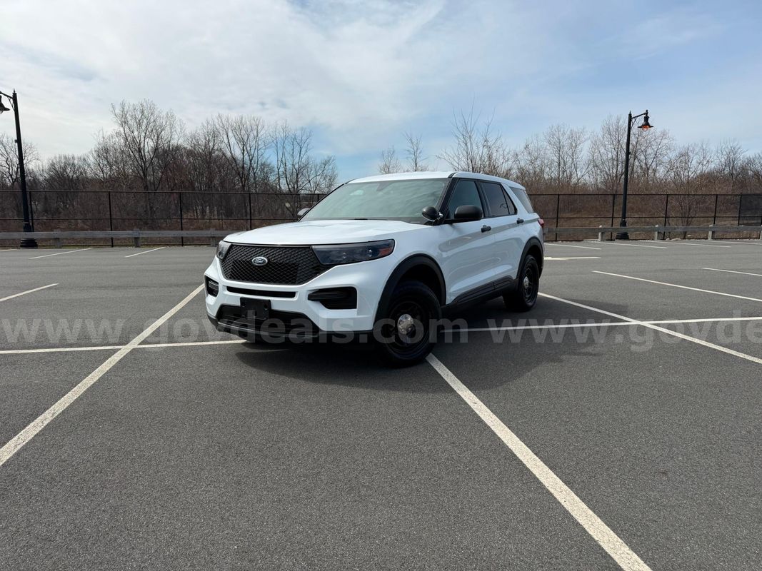 2023 Ford Explorer AWD Low Miles