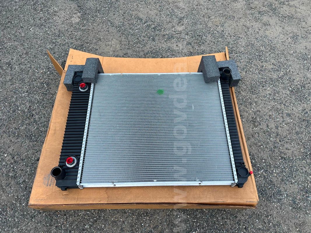 NEW Freightliner/Sterling Behr Radiator BHT 74667