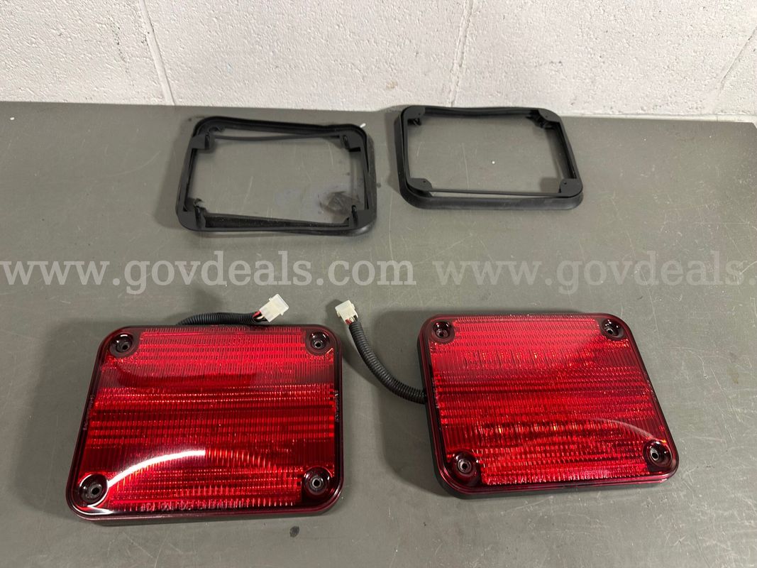 Pair of CLEAN RED Whelen 900 Series Smart Lights-WILL SHIP