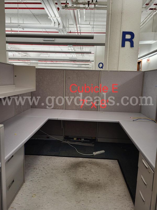 Lot of furniture - Cubicles 1st Floor
