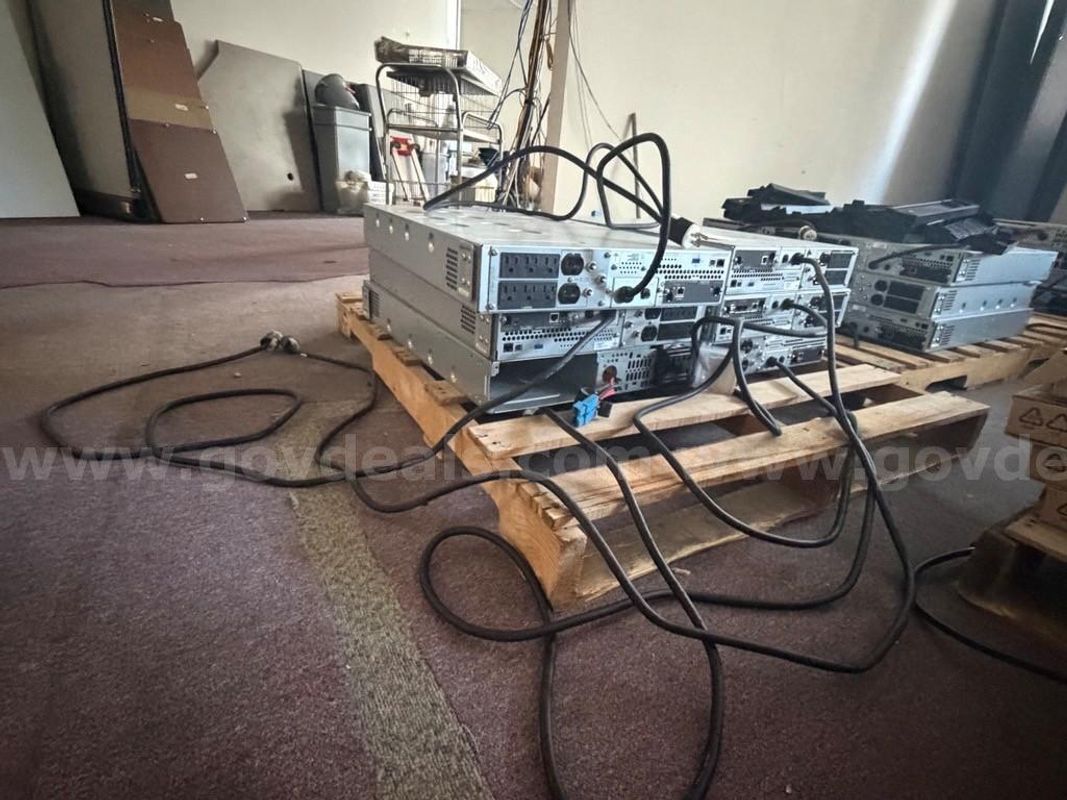 UPS (Uninterruptible Power Supply)