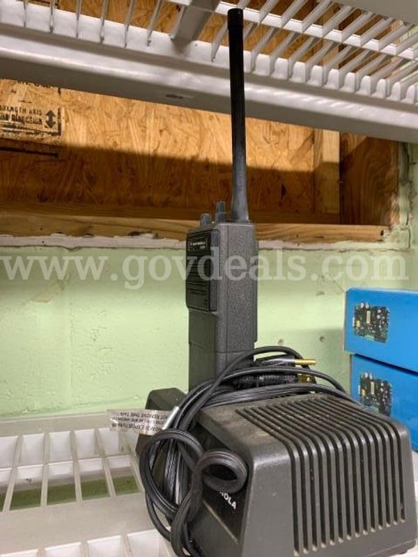 Motorola MT1000 Radio w/ Charging Base