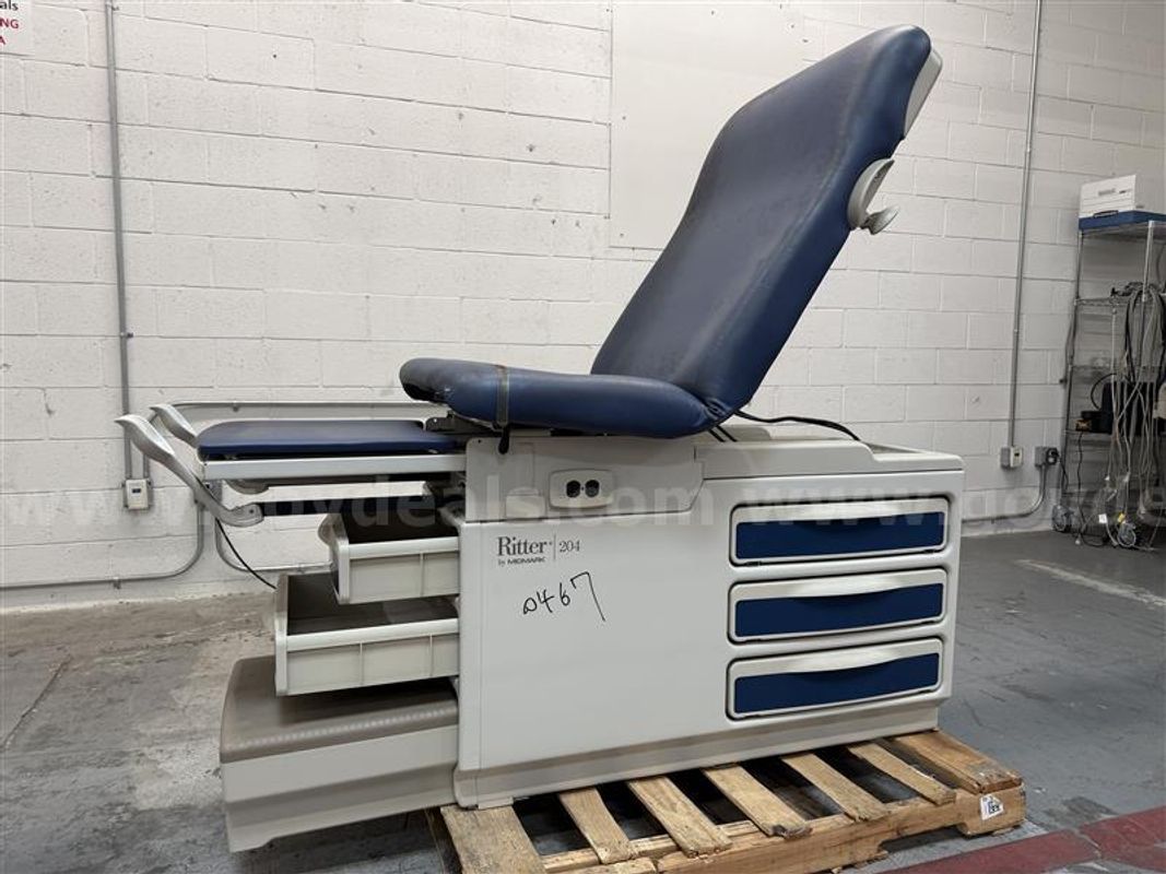 Ritter 204-002 Exam Table, Sn#V1340467