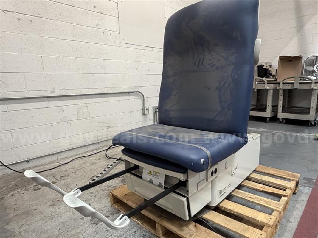 Ritter 222-016 Exam Table, Sn#V1796515