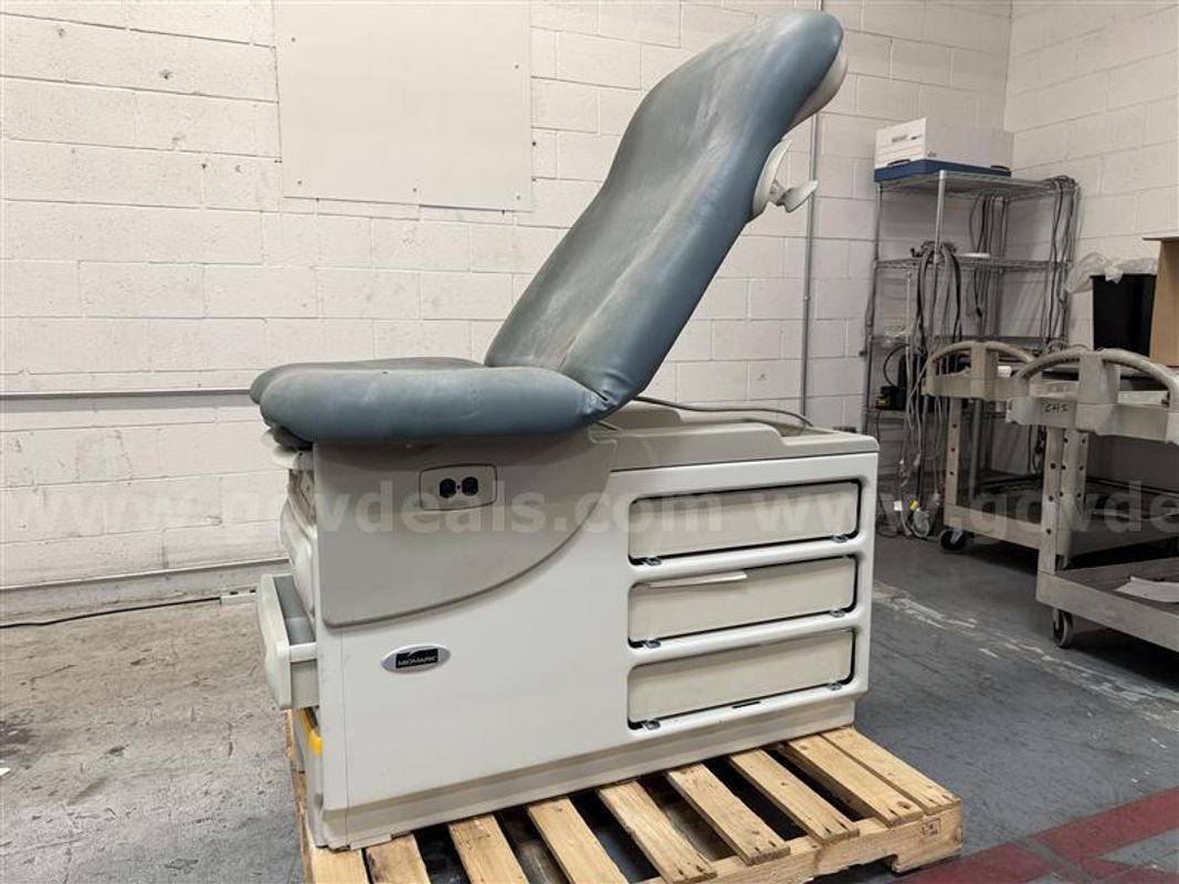 Midmark 604-001 Exam Table, Sn#V341981