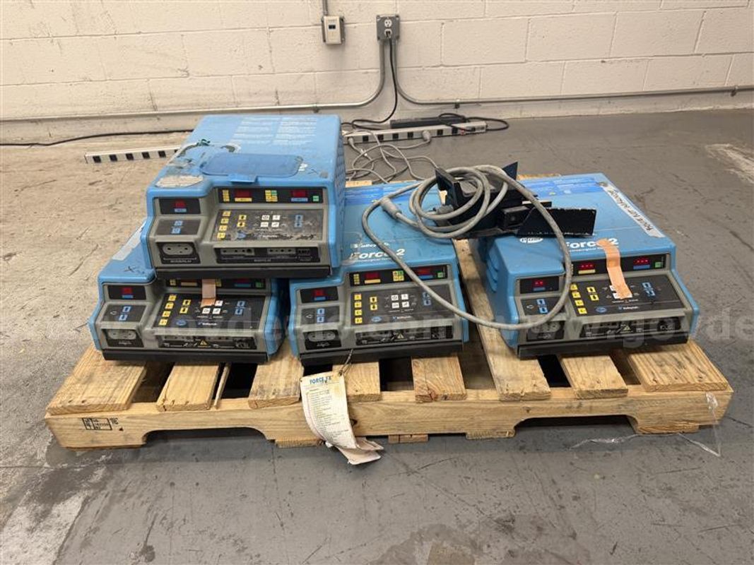 Valleylab Force2 Generator X 4, Plus 1 Foot Switch