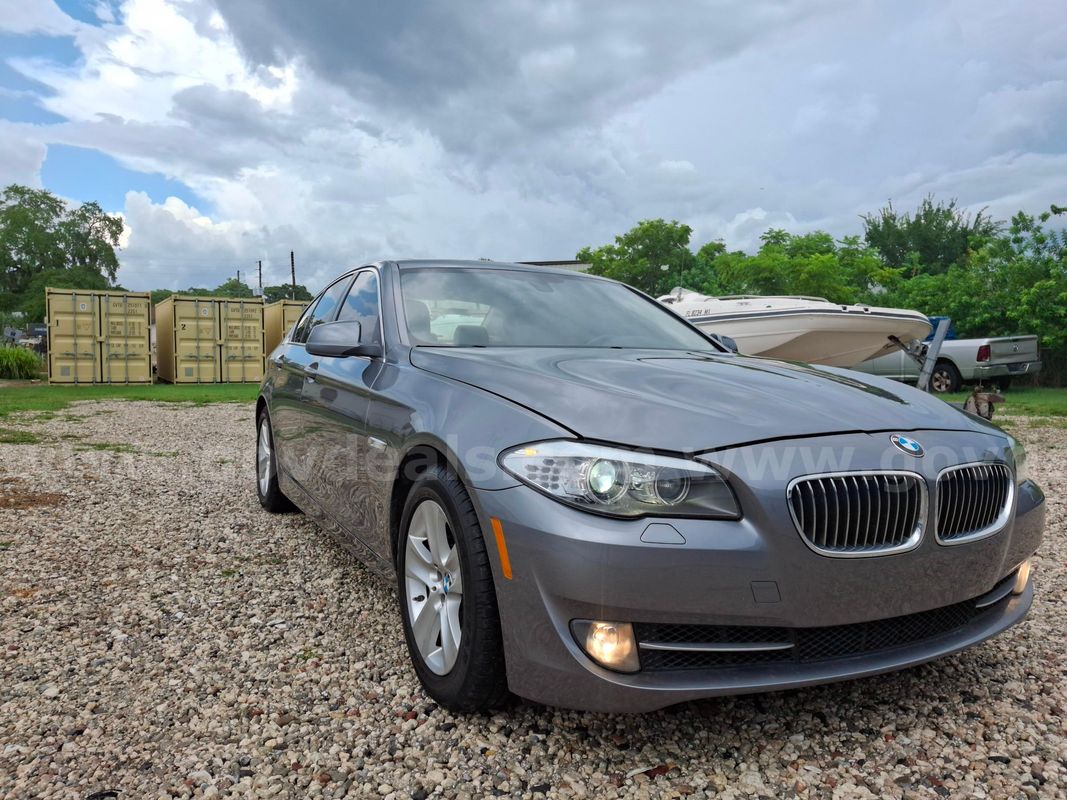 2013 BMW 5-Series. Can arrange shipping, just pay the driver at delivery. ONE OWNER. NO ACCIDENTS.