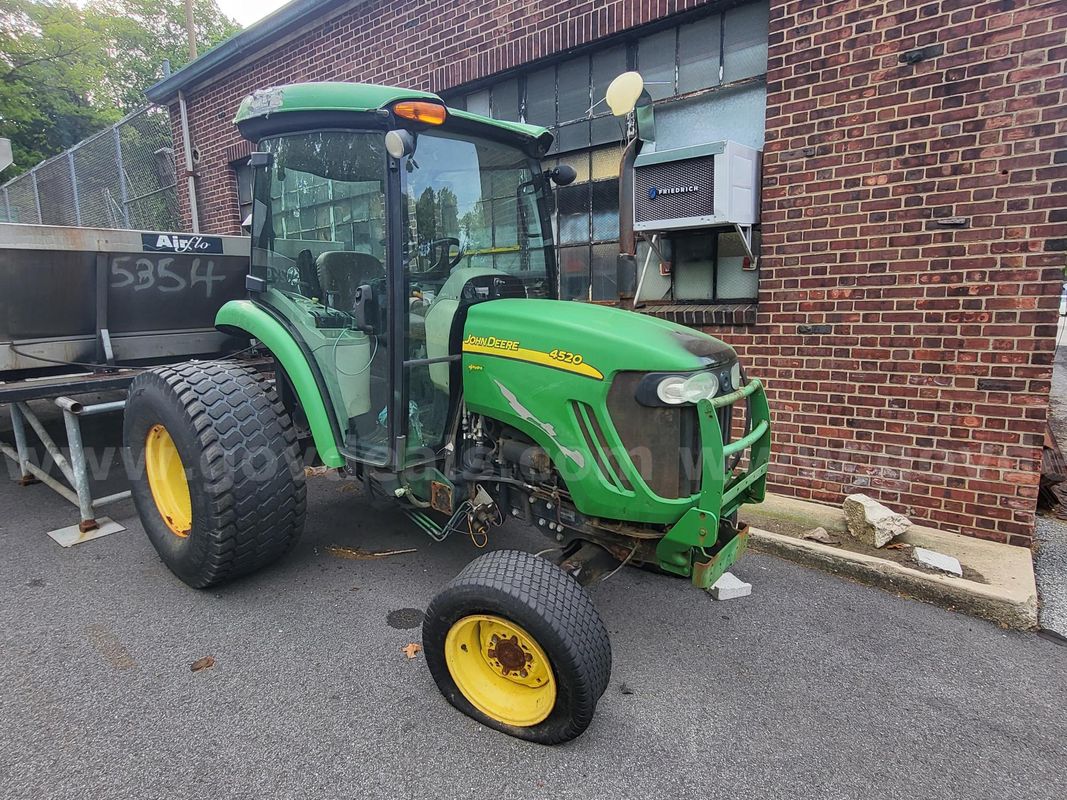2013 John Deere 4520