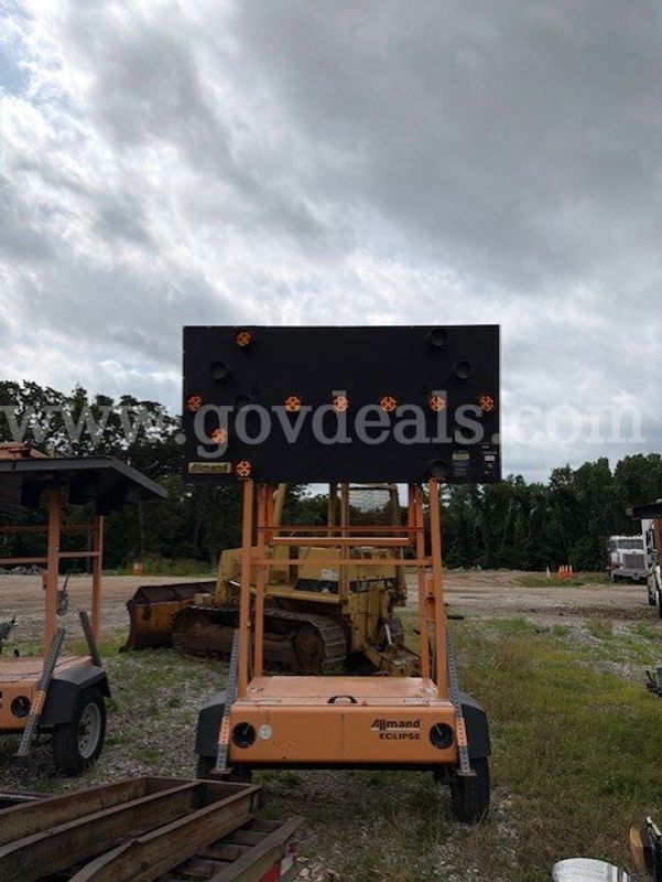 Allmand Traffic Control Arrow Board
