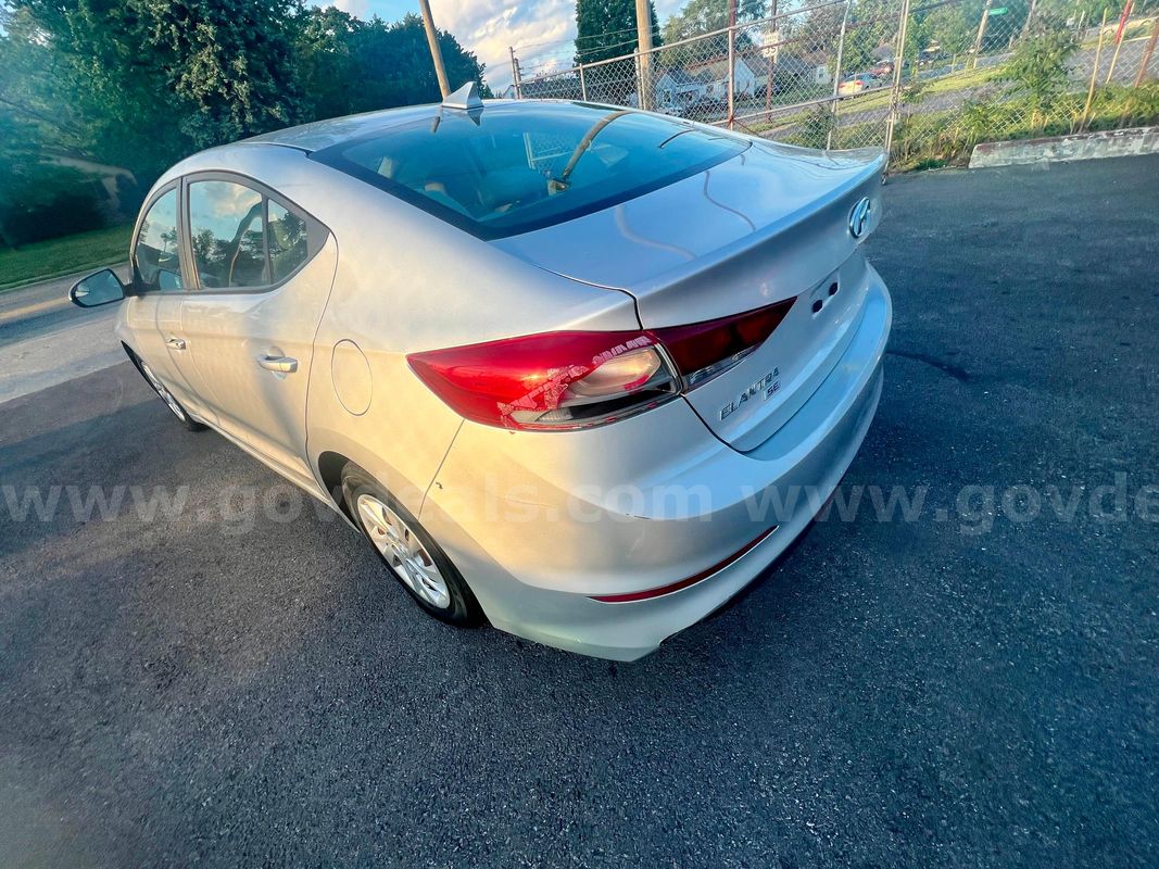 2017 Hyundai Elantra SE 6AT