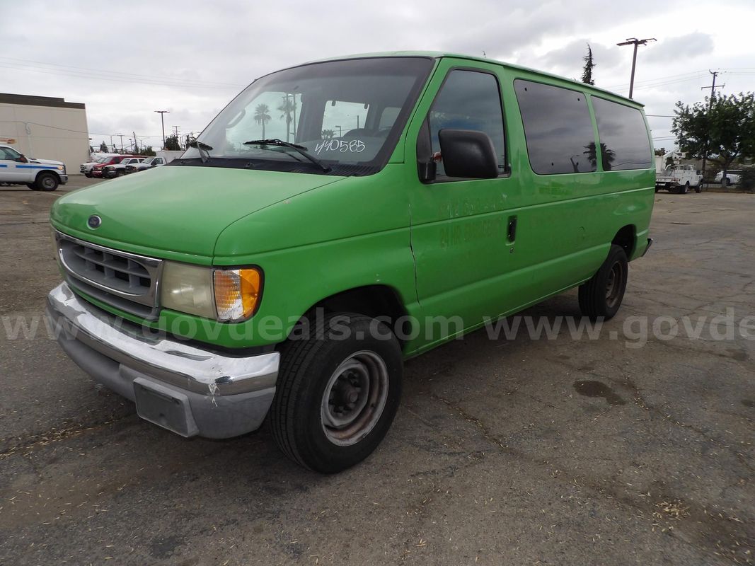 2002 Ford Econoline van