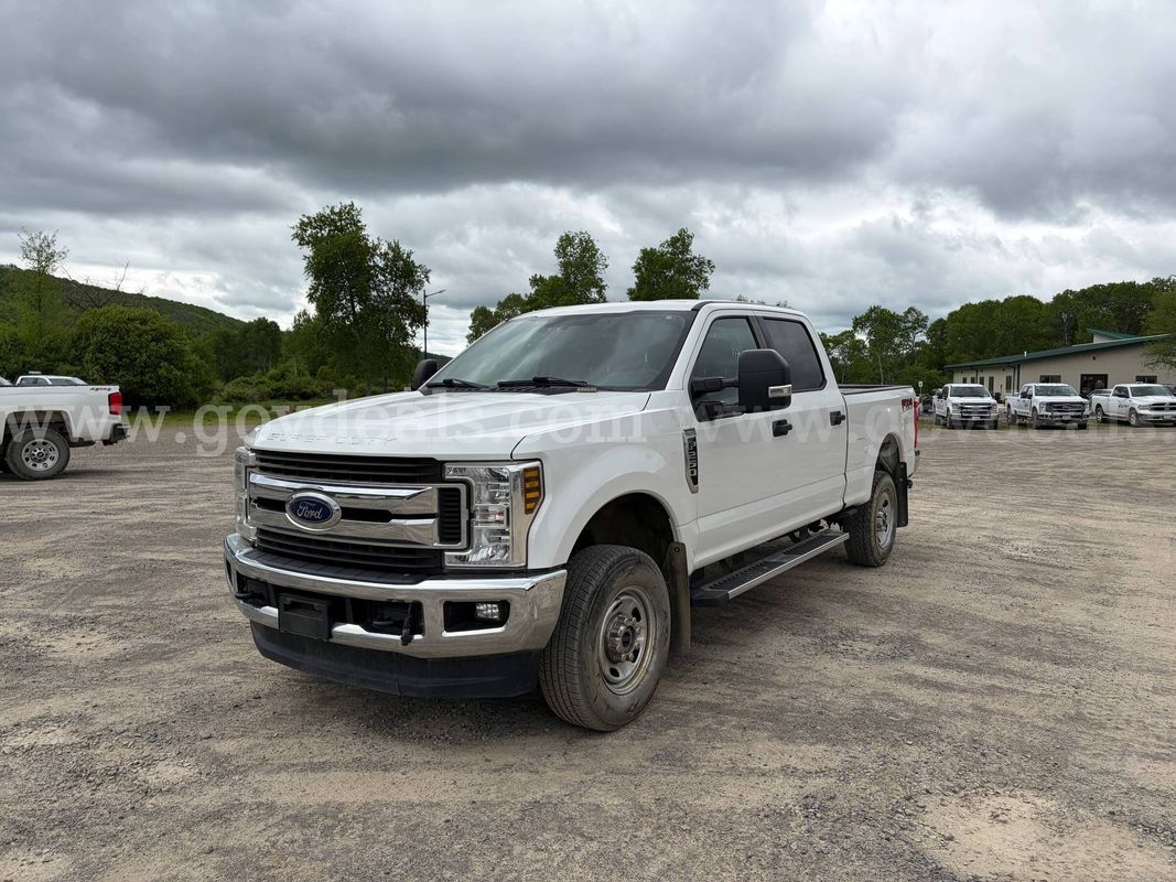 2018 Ford F-250 XLT SD 4x4 Crew Cab Pickup