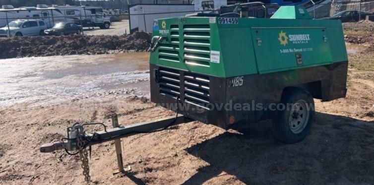 2016 Sullivan D185PDZSB 185 cfm Mobile Air Compressor