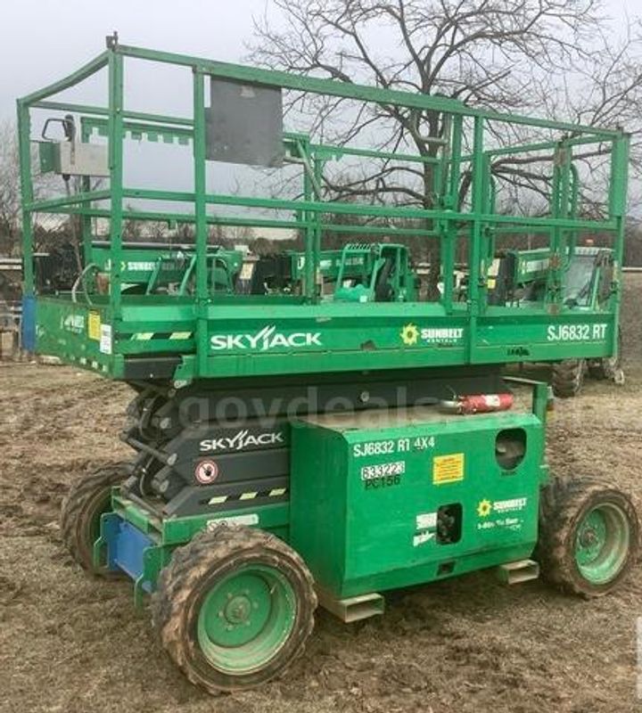 2016 Skytrak Rough Terrain SJ6832RT Diesel 4x4 Scissor Lift