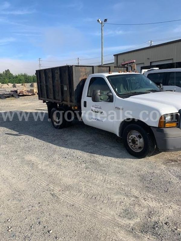 2006 Ford F-350 SD XL 2WD DRW