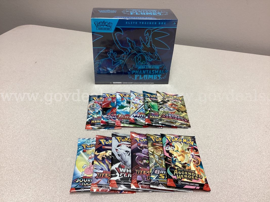 Pokémon Mega Evolution Phantasmal Flames elite training box, 12 Booster Packs