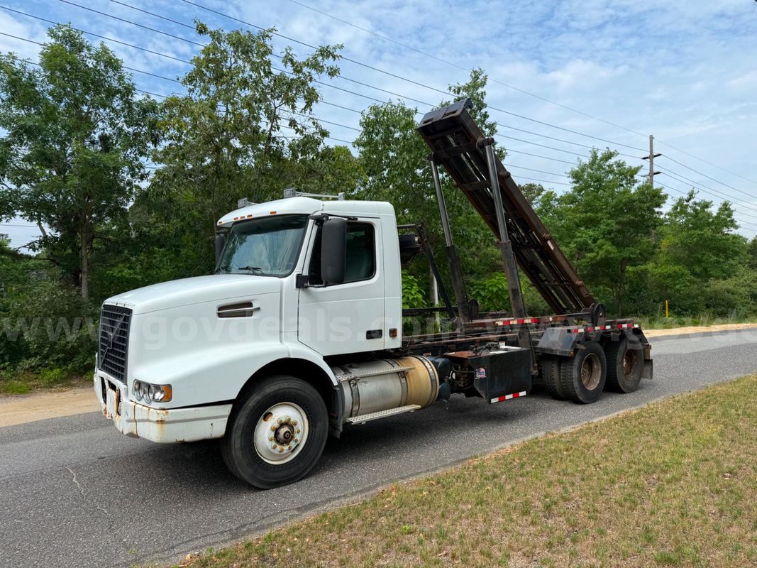 2002 Volvo Rolloff Truck