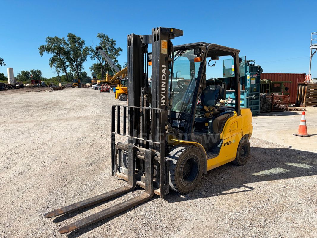 2022 Hyundai 33D-9 Diesel Forklift