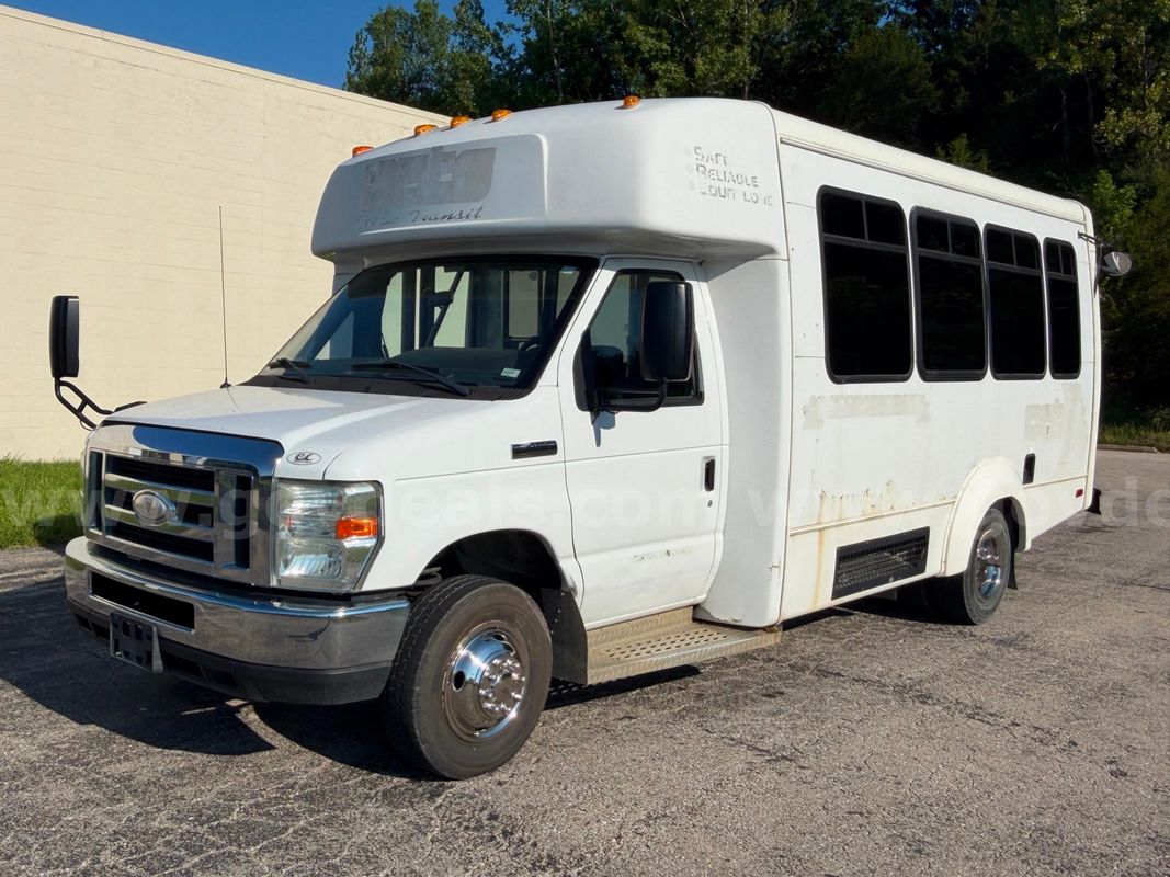 2016 Ford E-450 SHUTTLE BUS HANDICAP LIFT