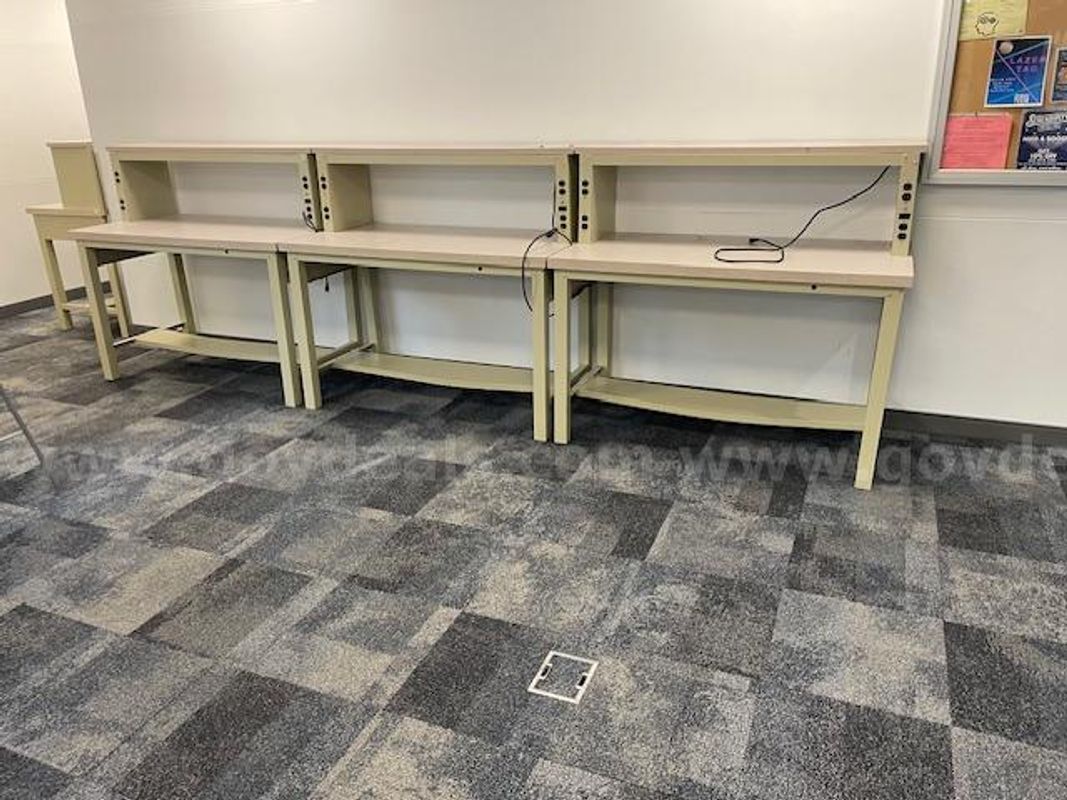 Powered Workbenches Qty 2 (6 of 9)