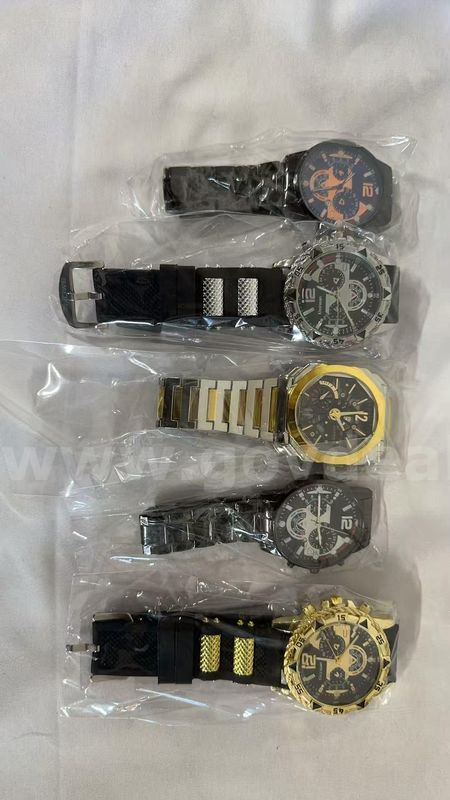 SHIPPING AVAILABLE 5 styles of men's sports chronograph watches with different colorways and straps, Business(W1-02)