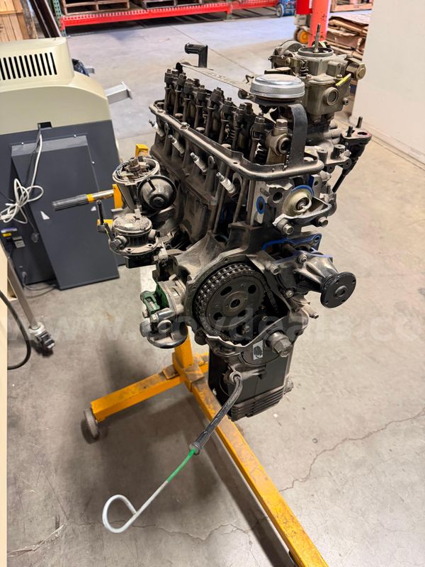 Cutaway Nissan engine