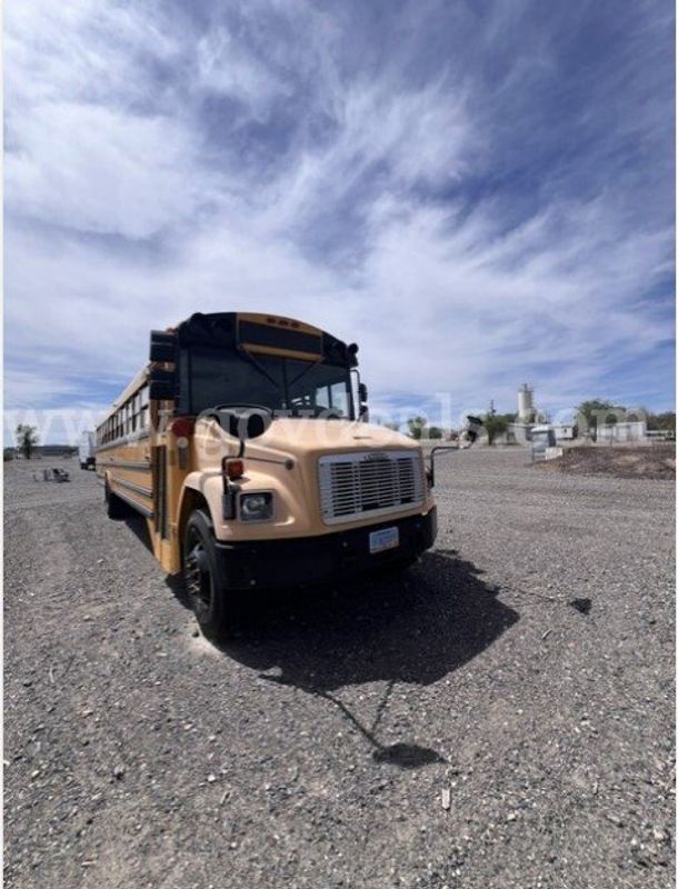 2003 Freightliner FS65