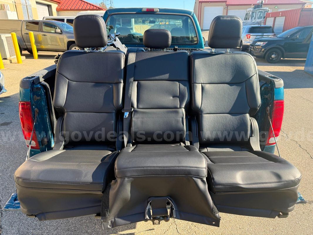 2025 Ford Explorer 2nd Row Seats – 2 Sets / 6 Seats Total – New