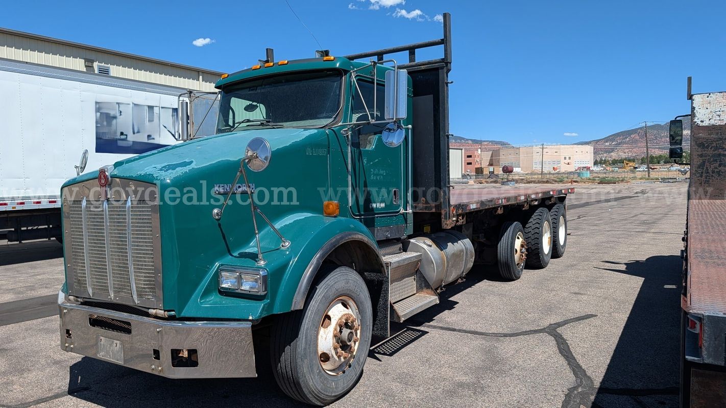 2006 Kenworth T800 Tri/A Flatbed Dump Truck