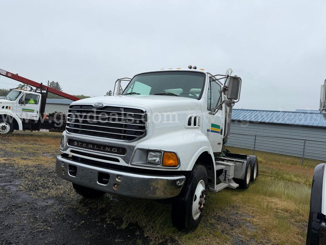 2006 Sterling AT9513 T/A Truck Tractor