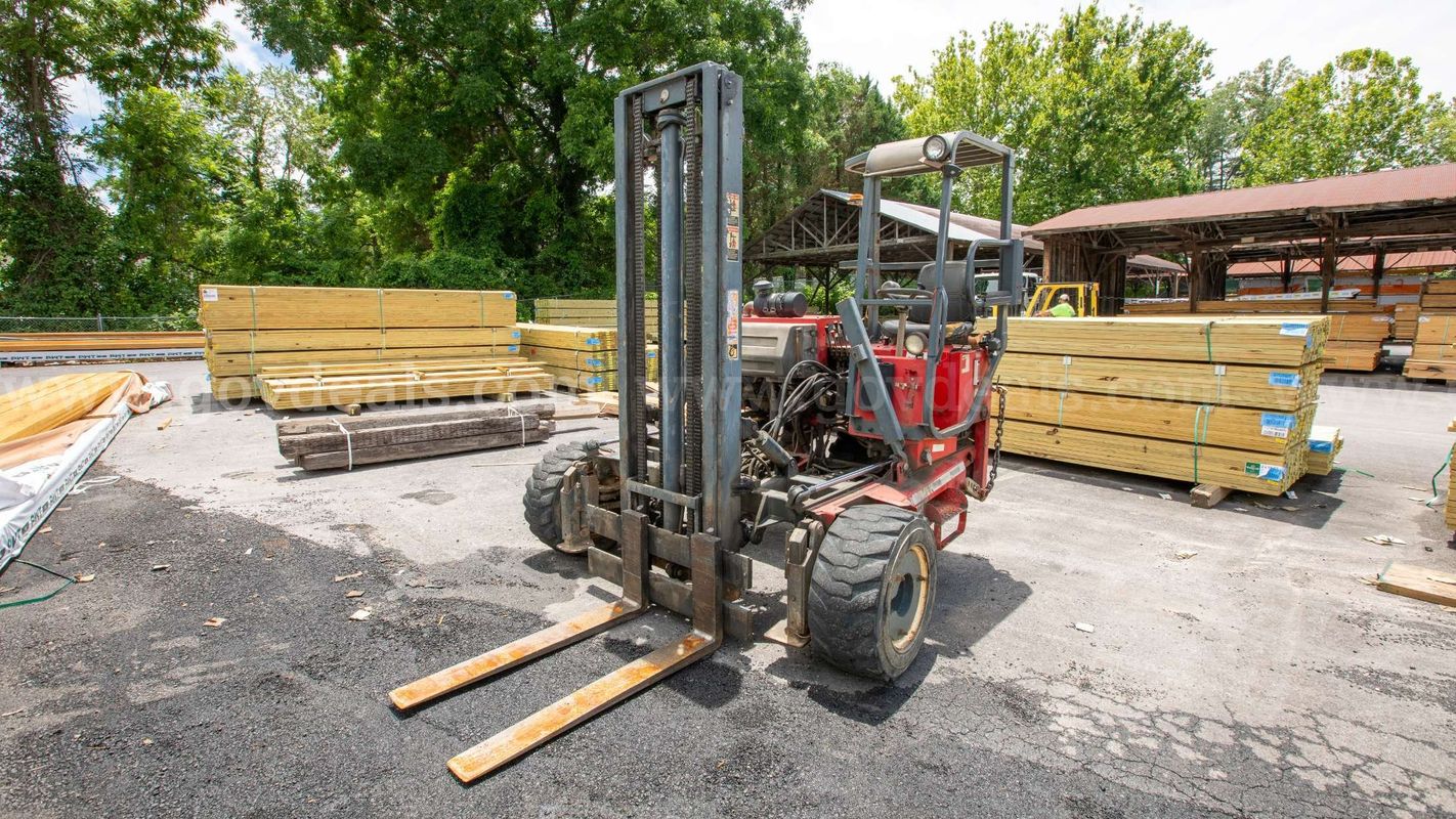2005 Moffett M5500 N 4W Truck Mounted Forklift