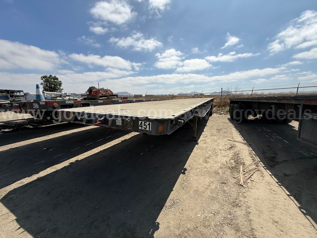 1974 Utility T/A Flatbed Trailer